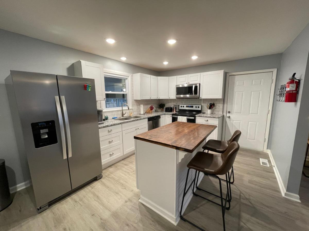 Remodeled Cottage With Sunroom Manchester Εξωτερικό φωτογραφία