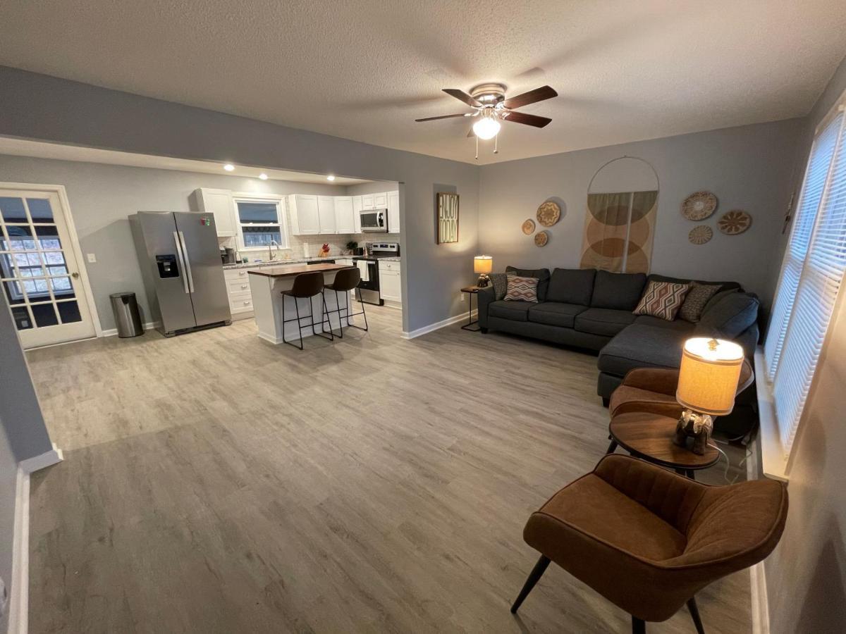 Remodeled Cottage With Sunroom Manchester Εξωτερικό φωτογραφία