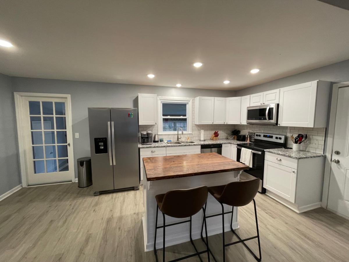 Remodeled Cottage With Sunroom Manchester Εξωτερικό φωτογραφία