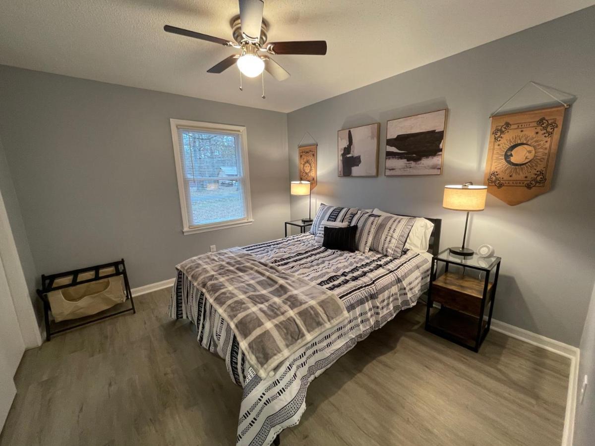 Remodeled Cottage With Sunroom Manchester Εξωτερικό φωτογραφία